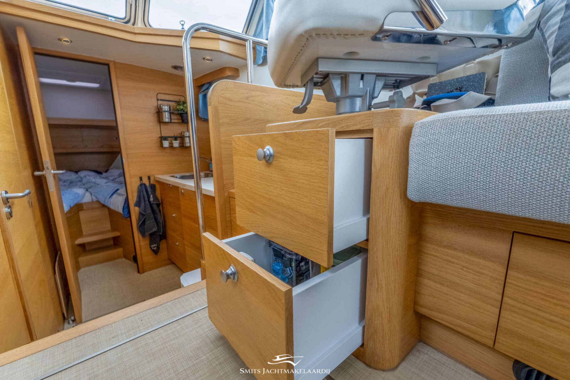 foto: 6 Vedette Vedette 33 Salon Comfort Line