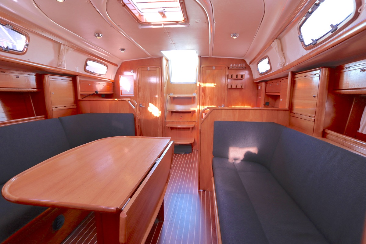 foto: 5 Bavaria  37-3 Cruiser
