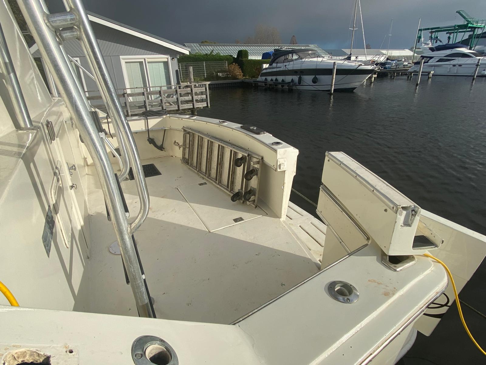 foto: 6 Hatteras 70 Fly ( Varend Woonschip )