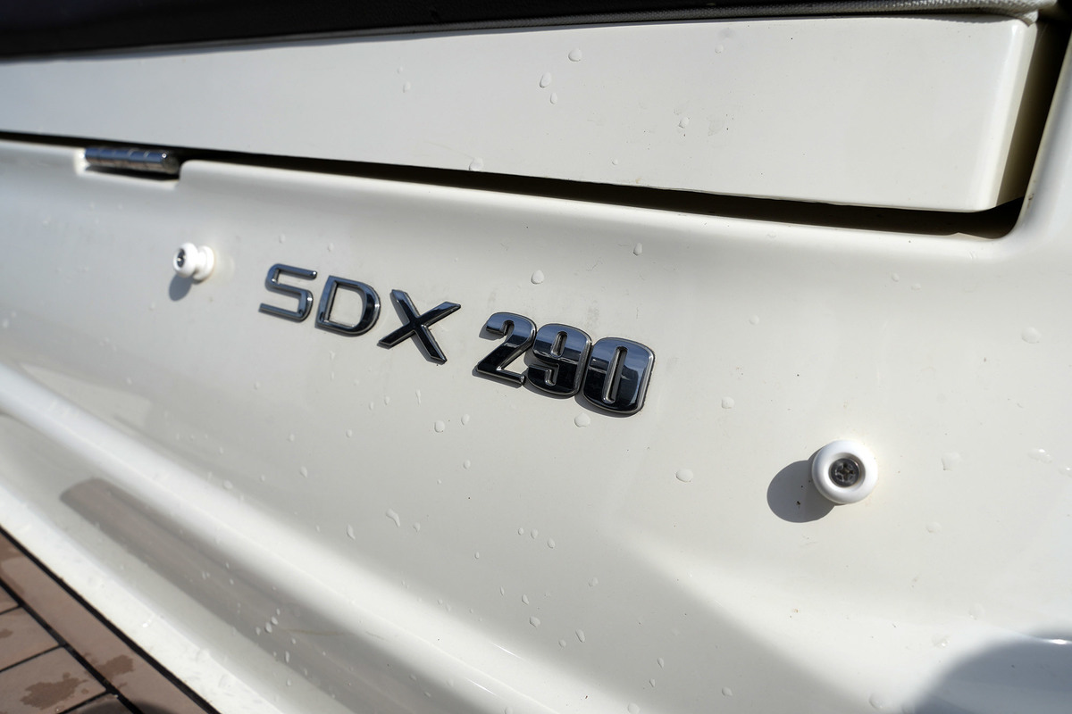 foto: 5 Sea Ray SDX 290 Outboard