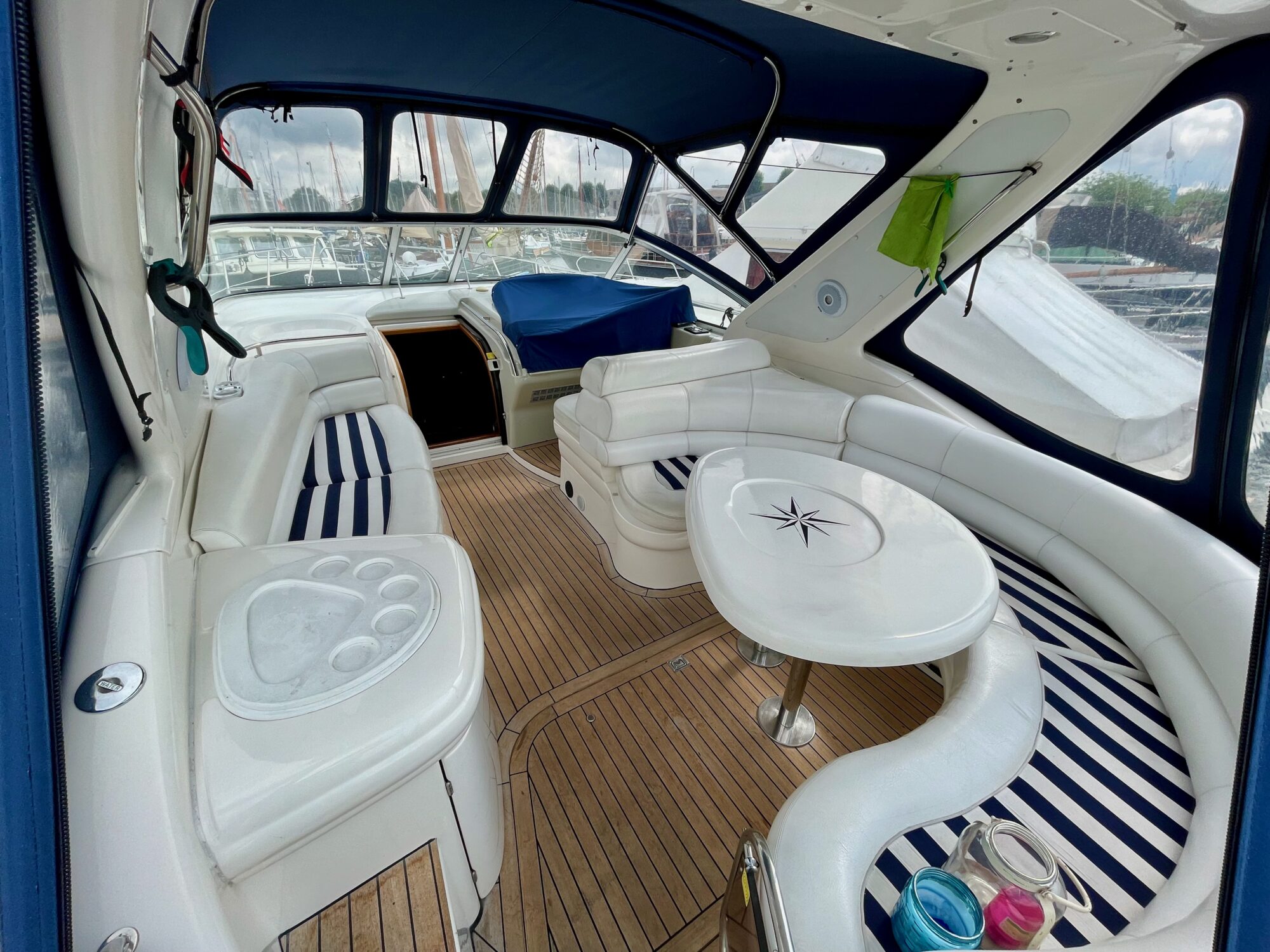 foto: 4 Sealine Sealine S37