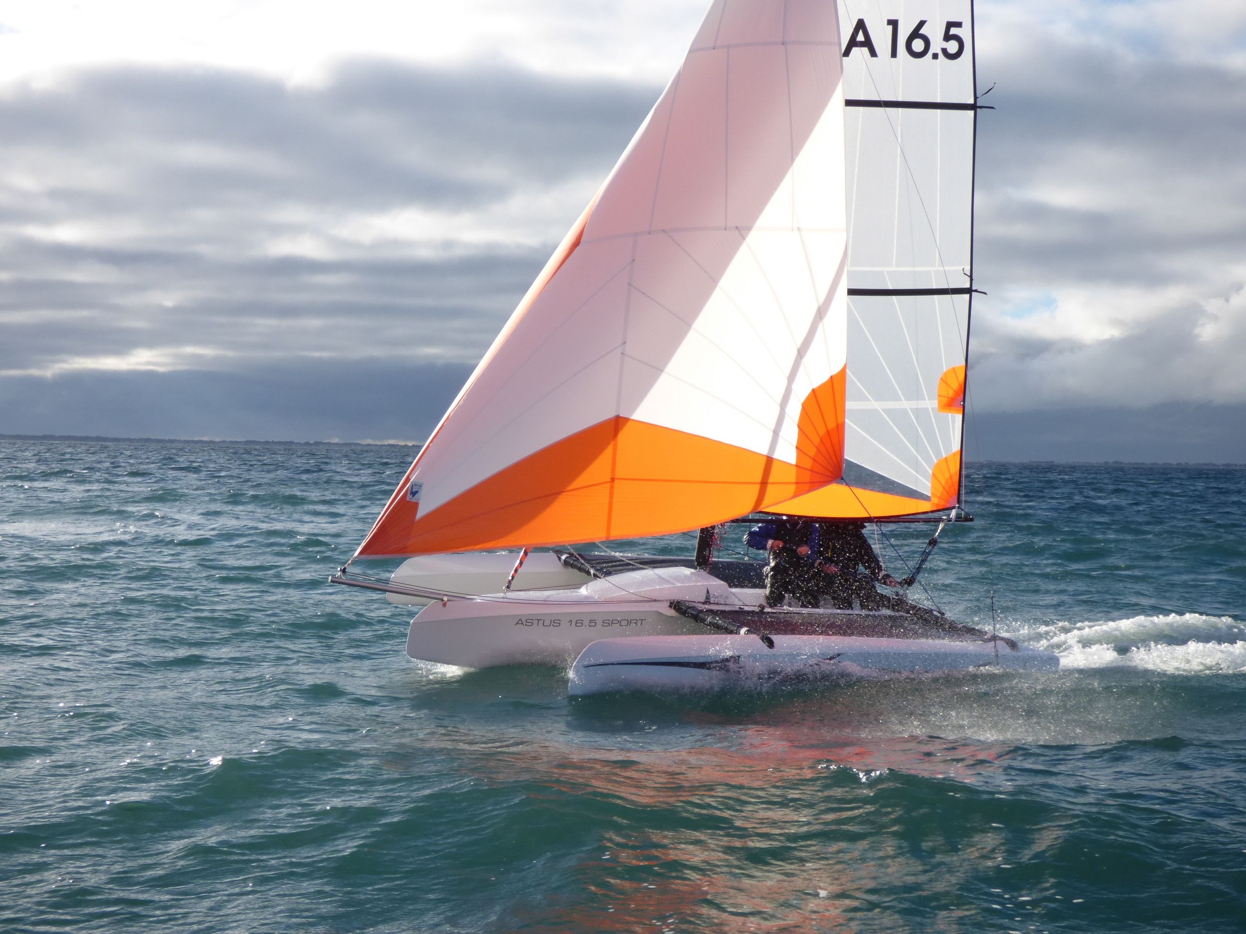 hoofdfoto: 1 Astus 16.5 Trimaran