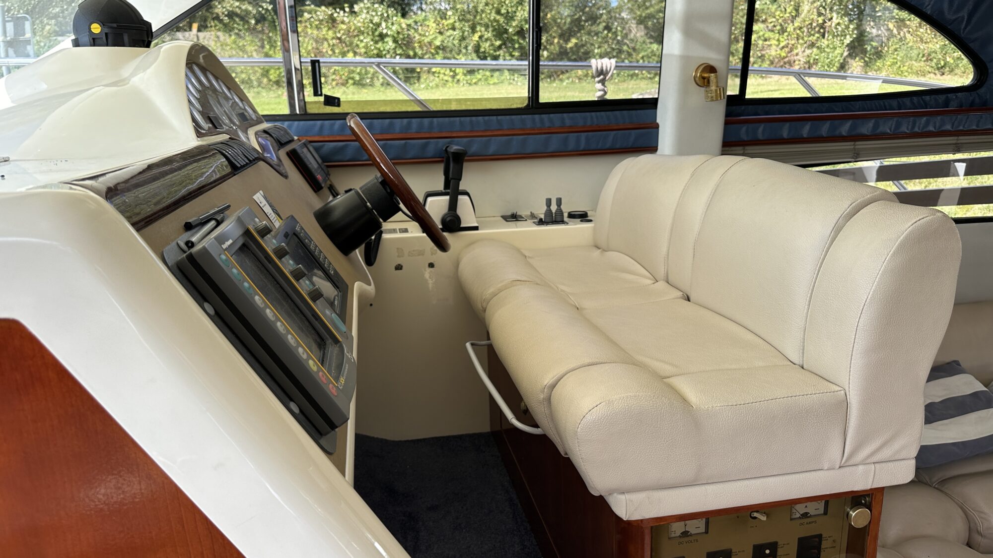 foto: 5 Fairline Fairline Phantom 40 Flybridge