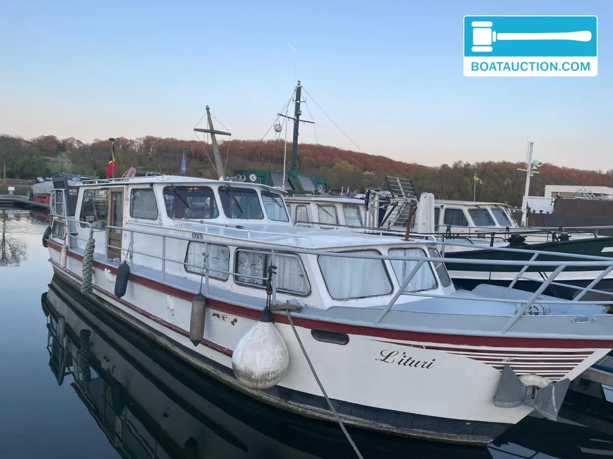 Motor cruiser 1235
