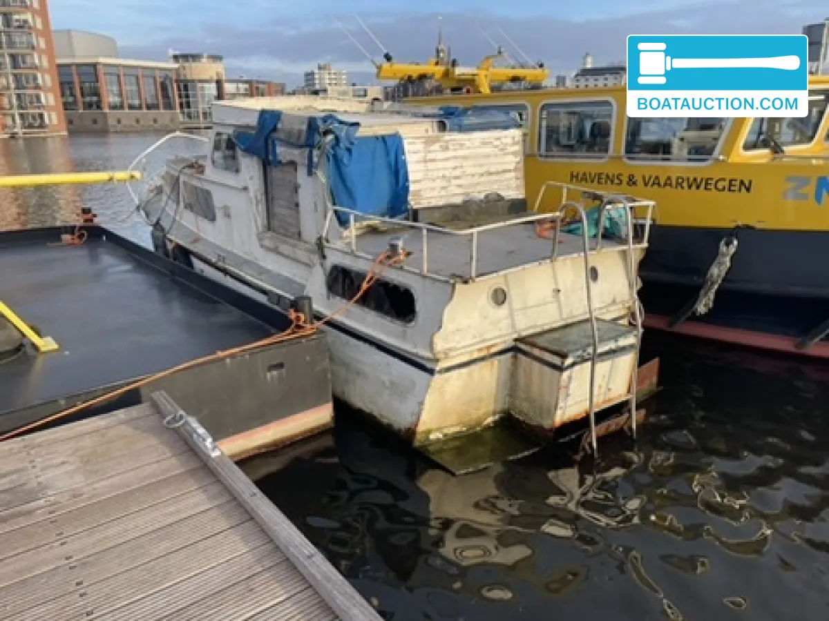 foto: 95 Motorboat 800