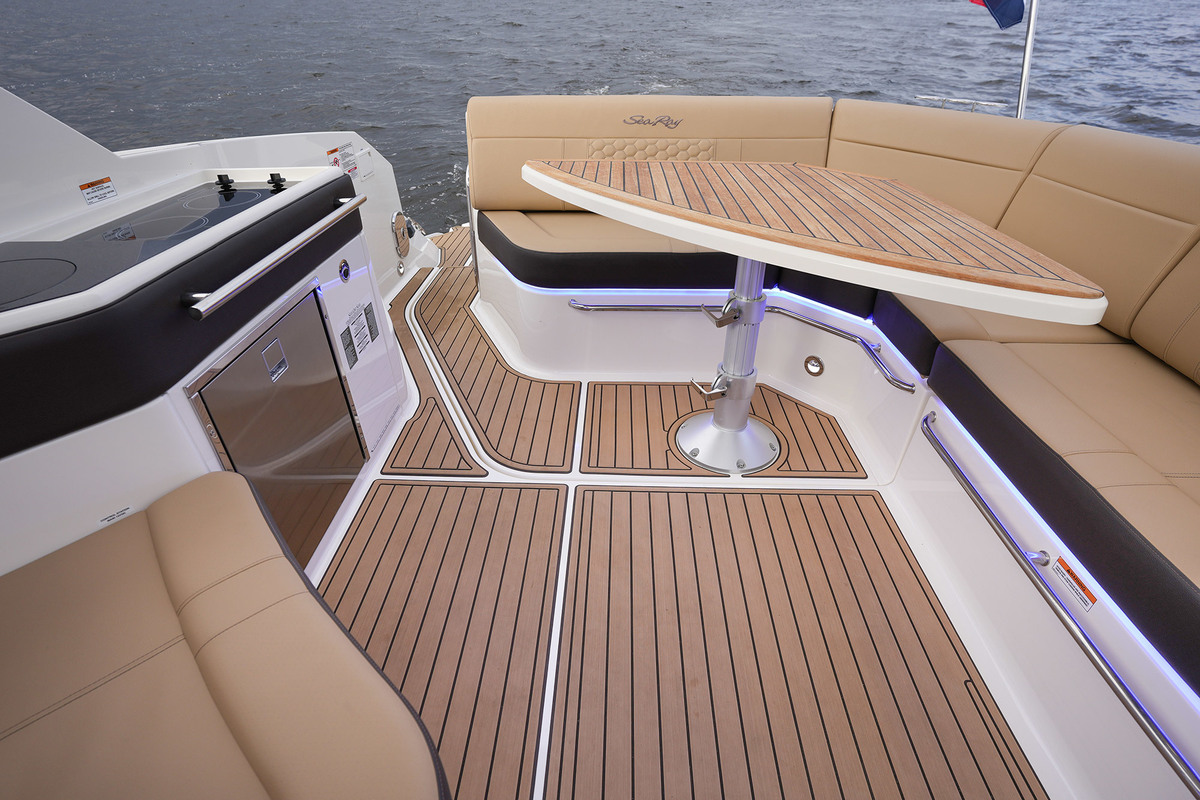 foto: 6 Sea Ray Sundancer 320