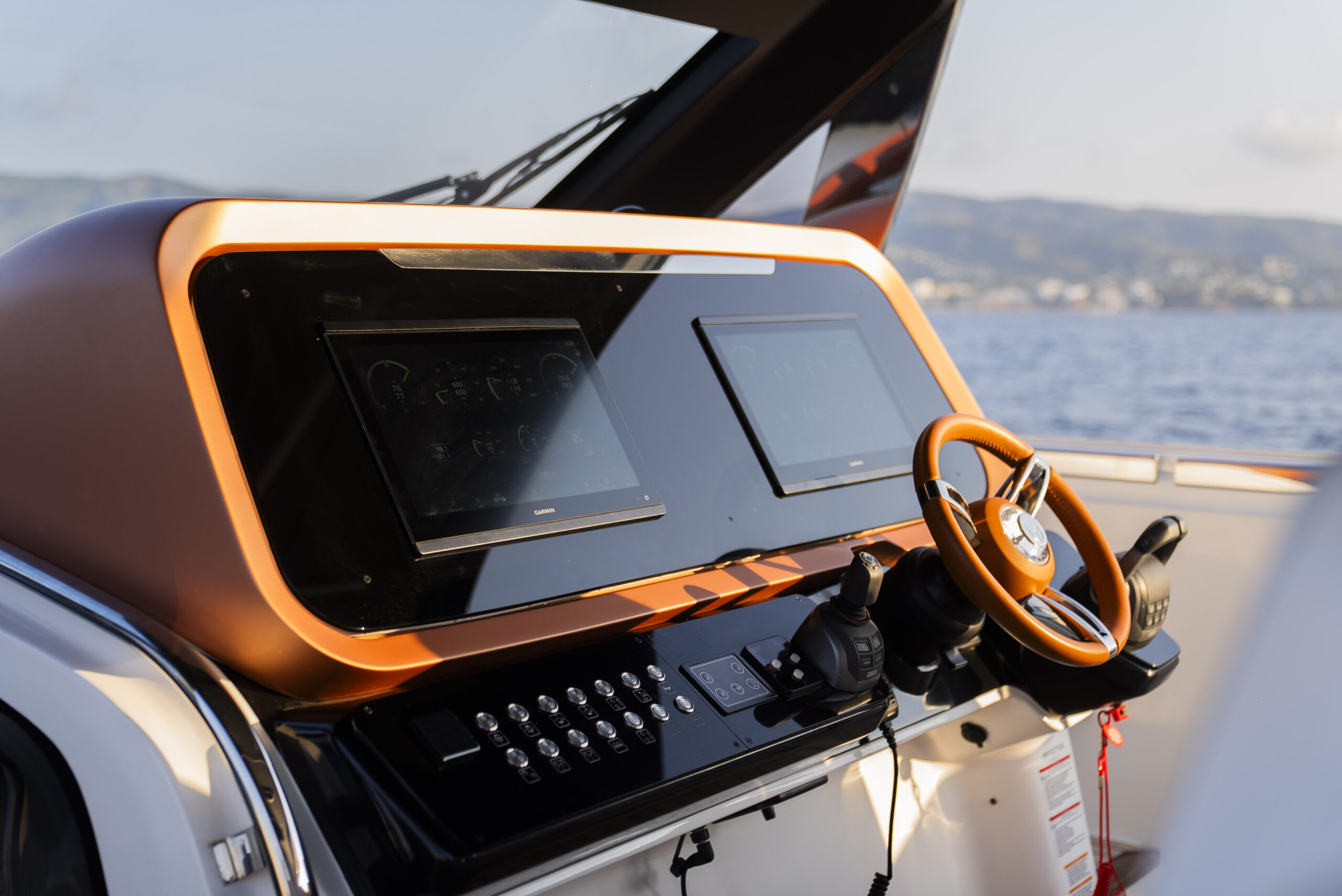 foto: 6 Invictus TT460