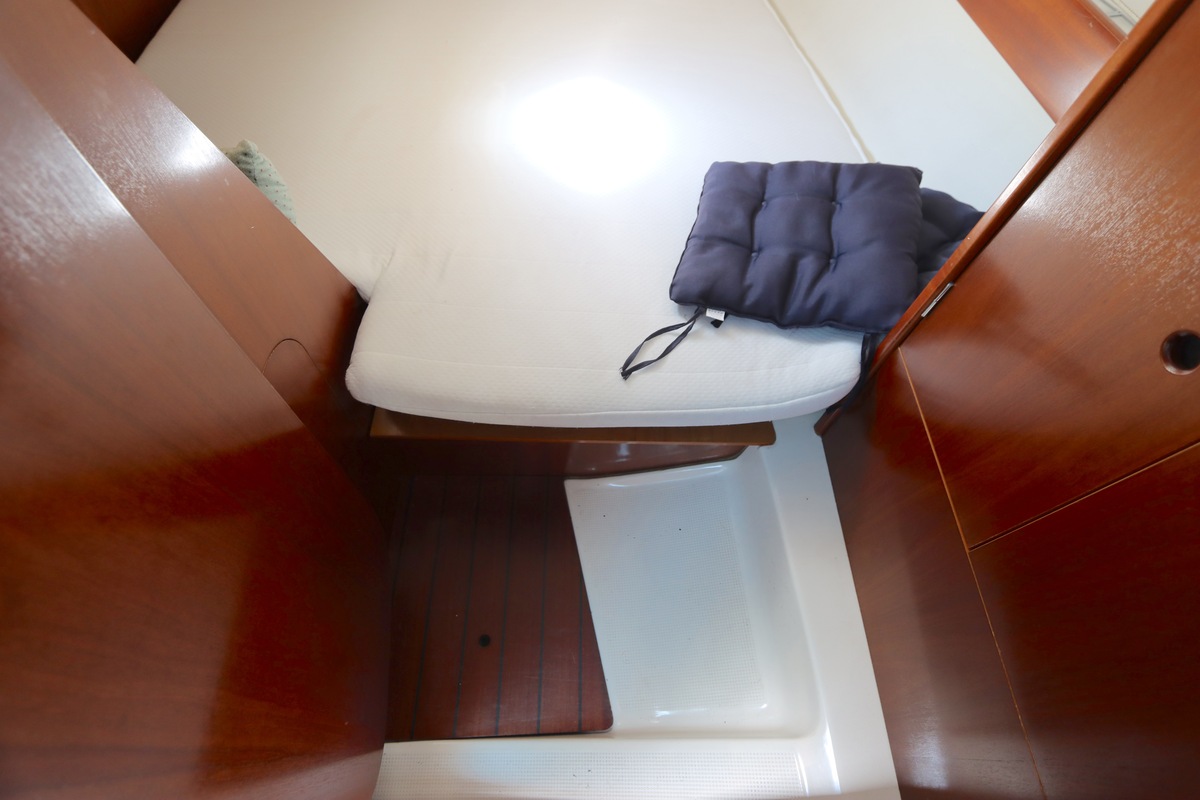 foto: 46 Beneteau Oceanis 300