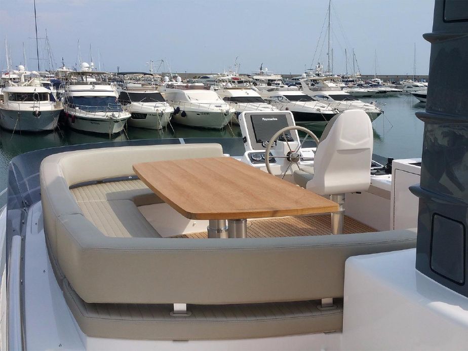 foto: 5 Azimut Magellano 53