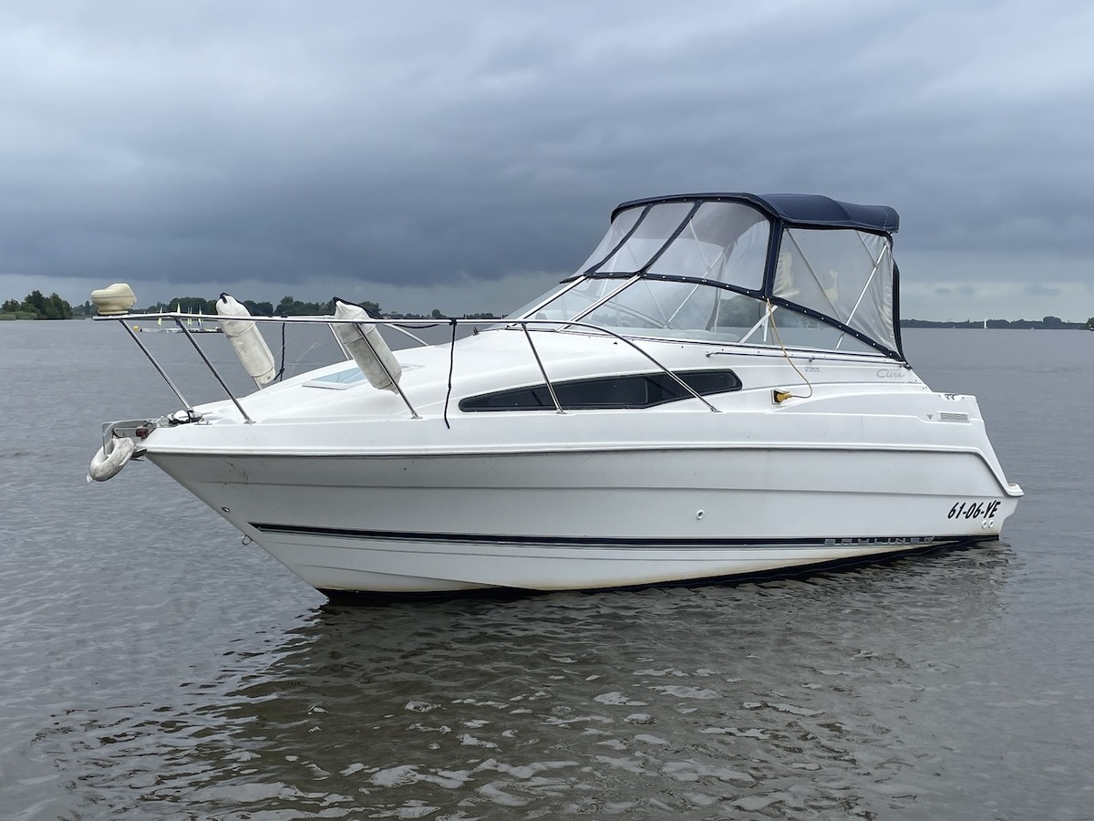 hoofdfoto: 1 Bayliner 2355 Ciera