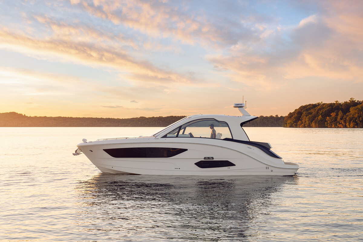 foto: 6 Sea Ray Sundancer 370
