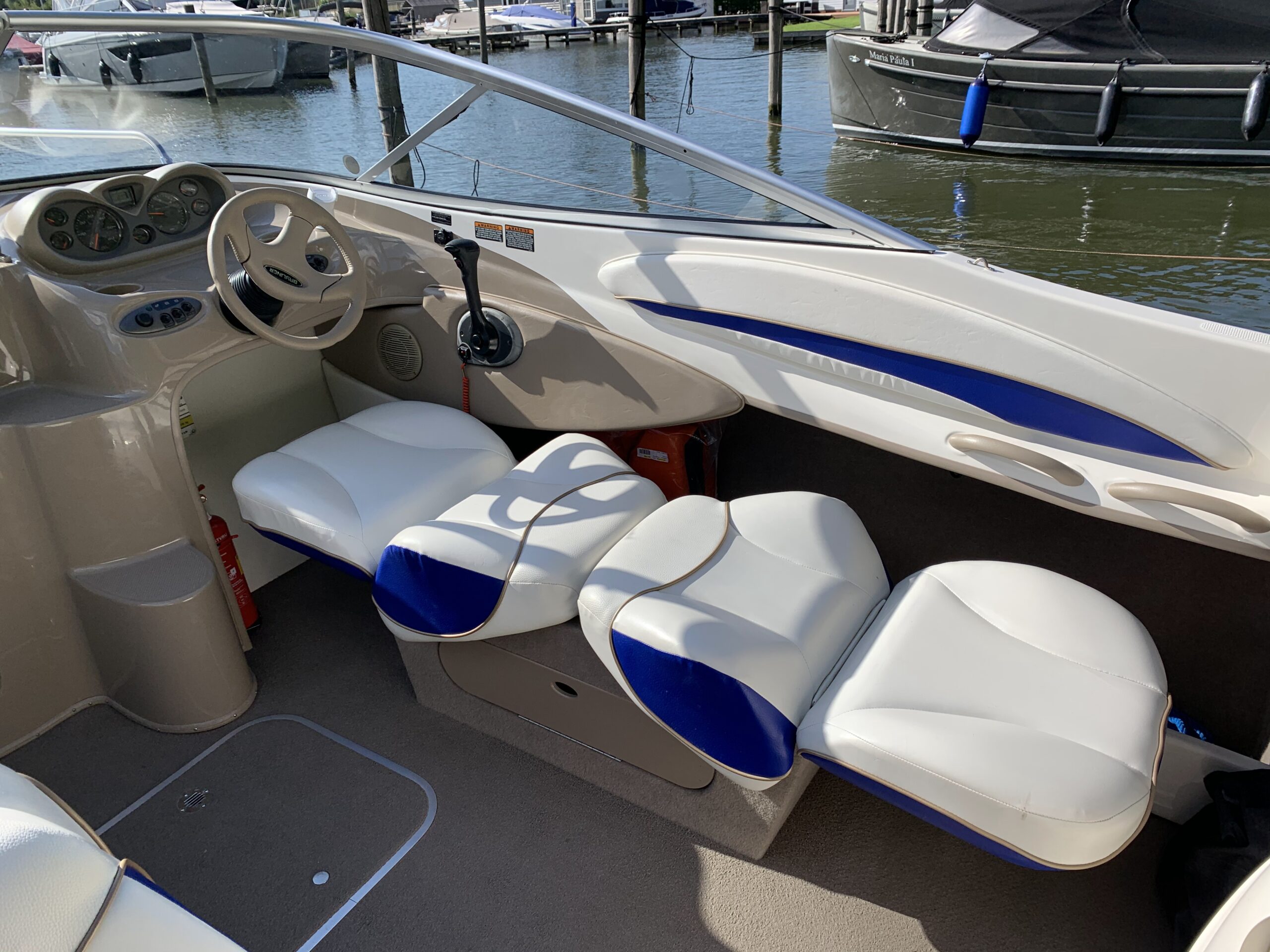 foto: 46 Bayliner 212 Cuddy