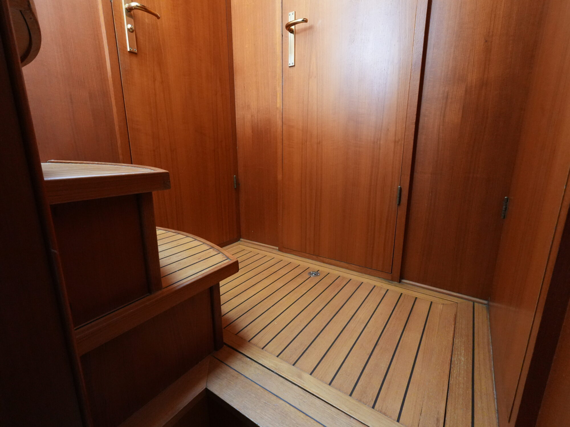 foto: 8 Barkas Barkas 12.00 OK