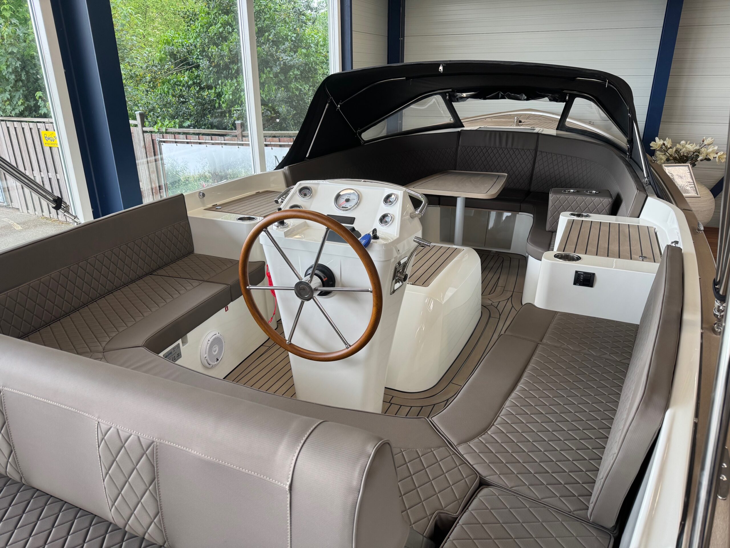 foto: 7 Antaris Seventy5 (op voorraad)