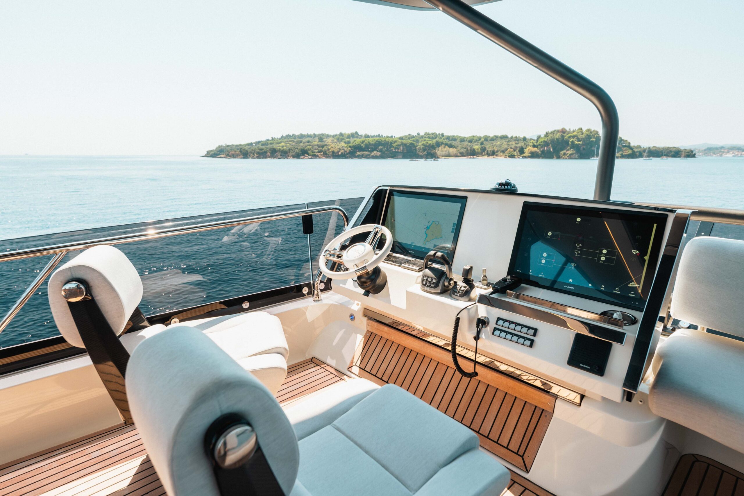 foto: 11 Prestige 690 flybridge