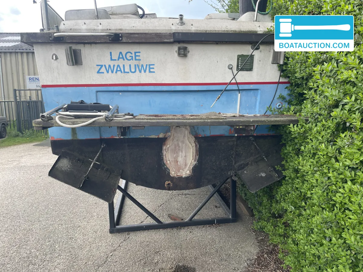 foto: 12 Motorboat 800