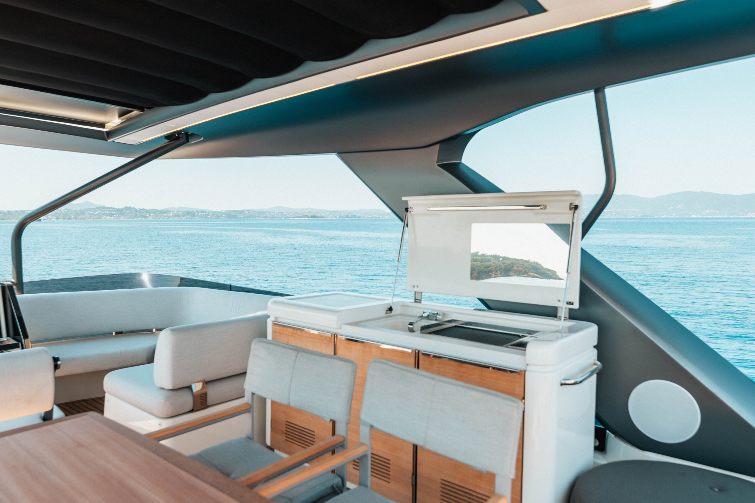 foto: 12 Prestige 690 flybridge