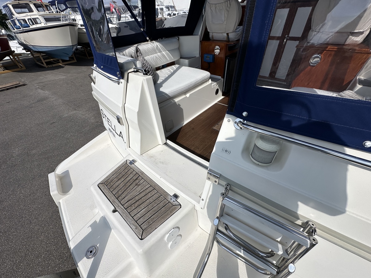 foto: 4 Marex 277 Consul 