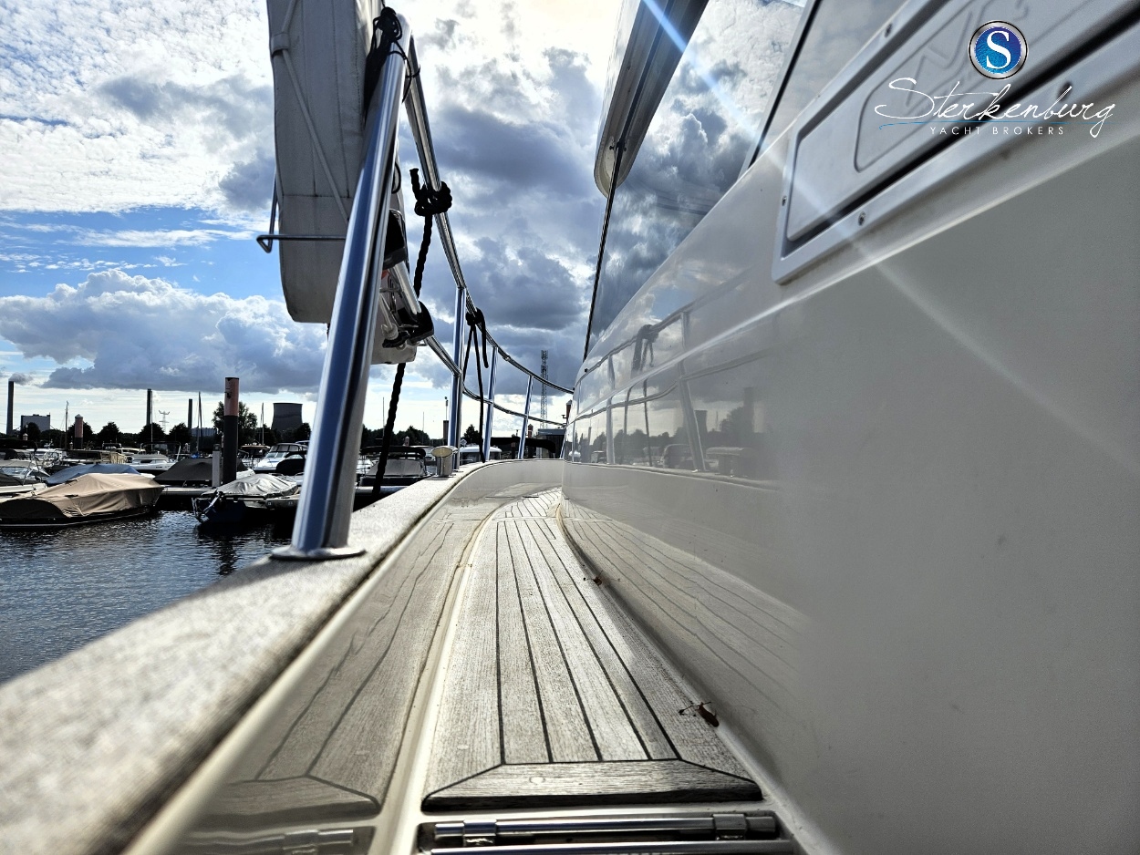 foto: 6 Aquador 33 HT