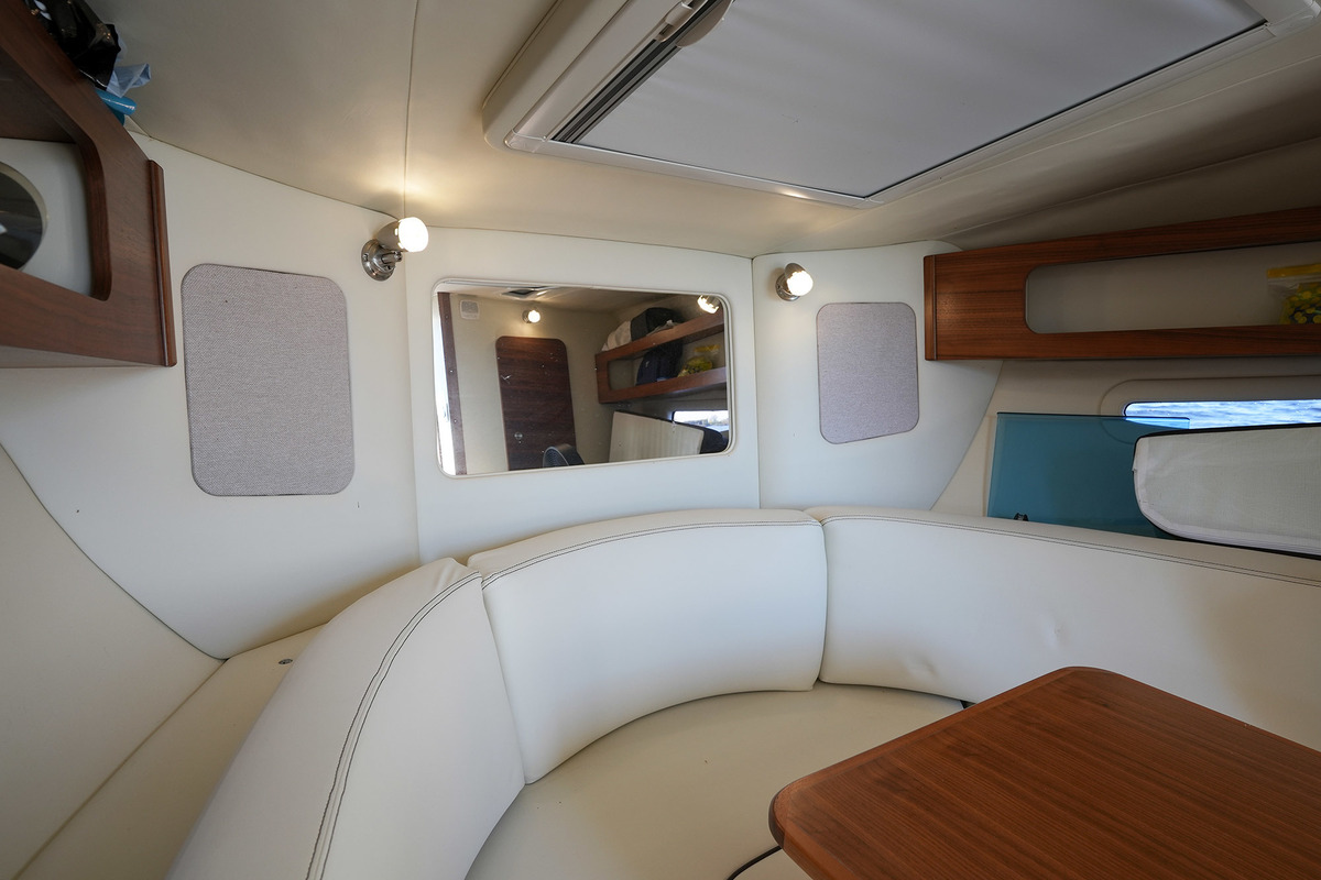 foto: 8 Sea Ray Sundancer 265