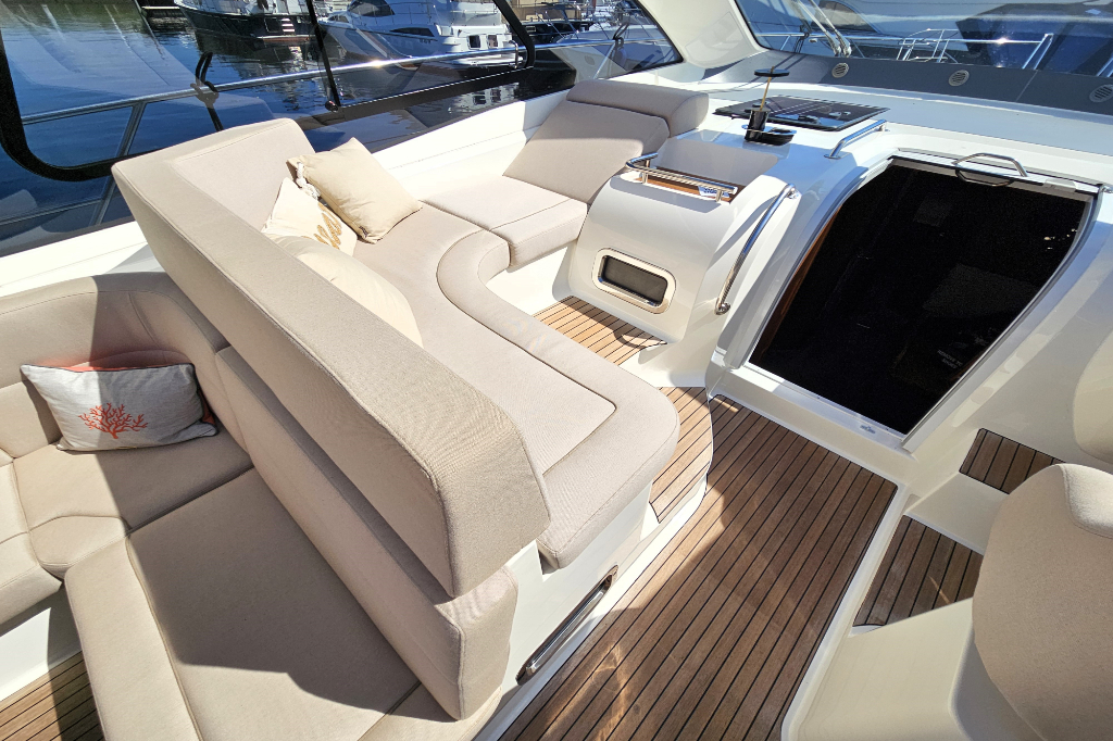 foto: 12 Bavaria 43 HT