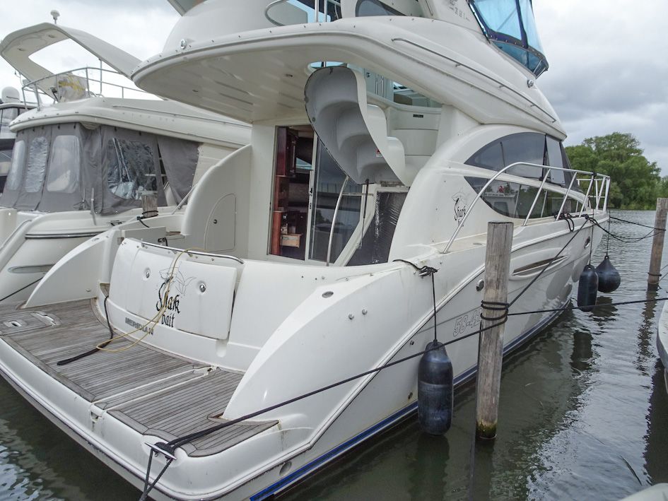foto: 8 Meridian 391 Sedan