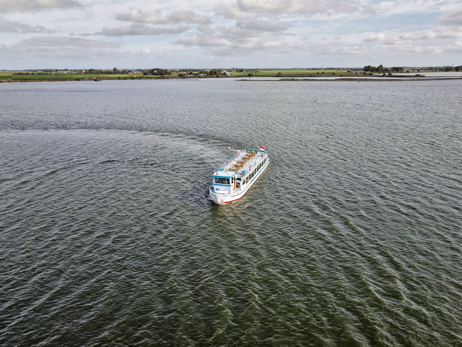 foto: 8 Hybride Rondvaartboot 140 passagiers