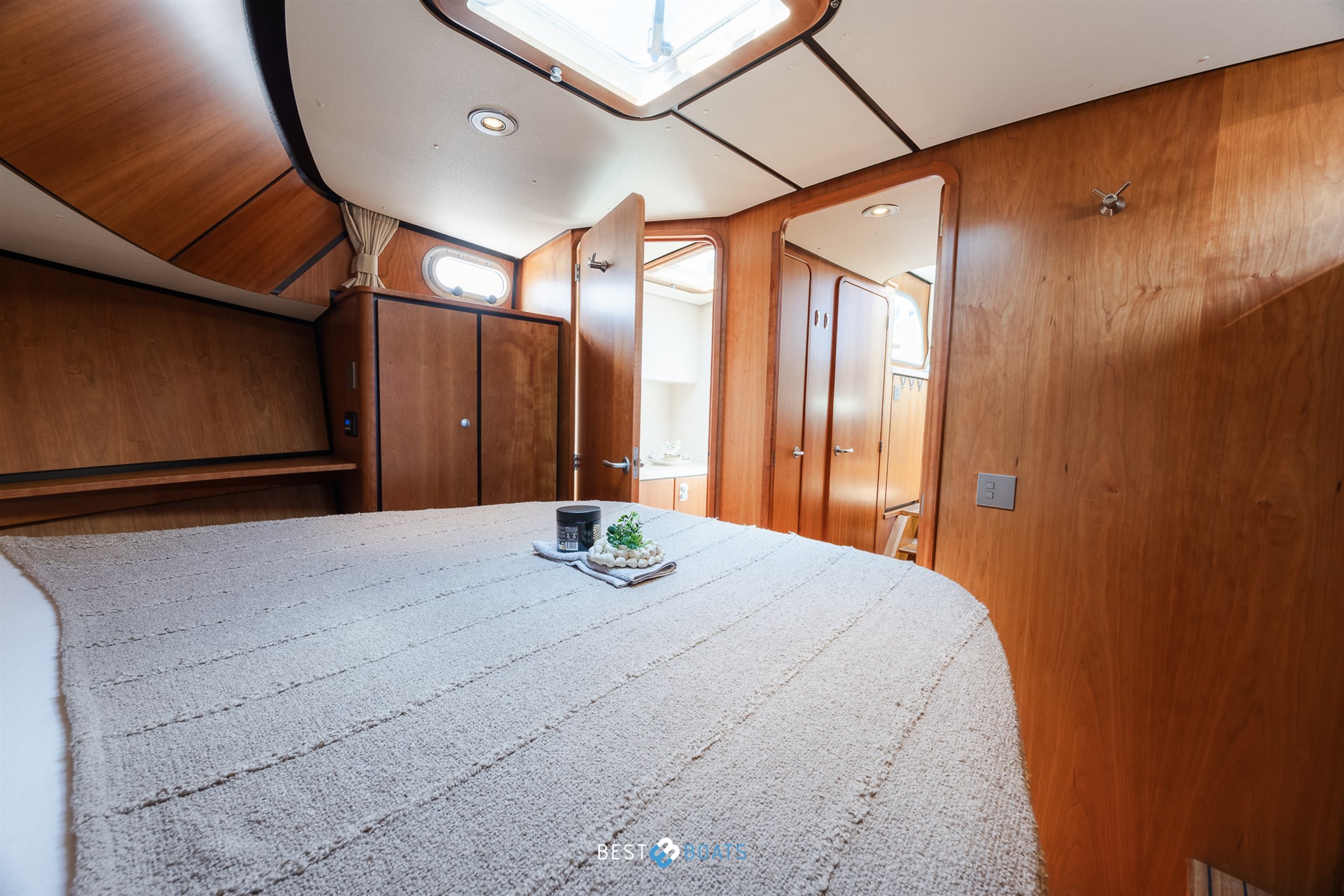 foto: 4 Linssen Grand Sturdy 40.9 AC
