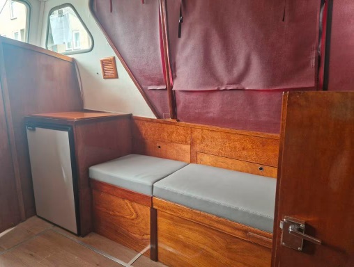 foto: 9  Curtevenne 830 Ak