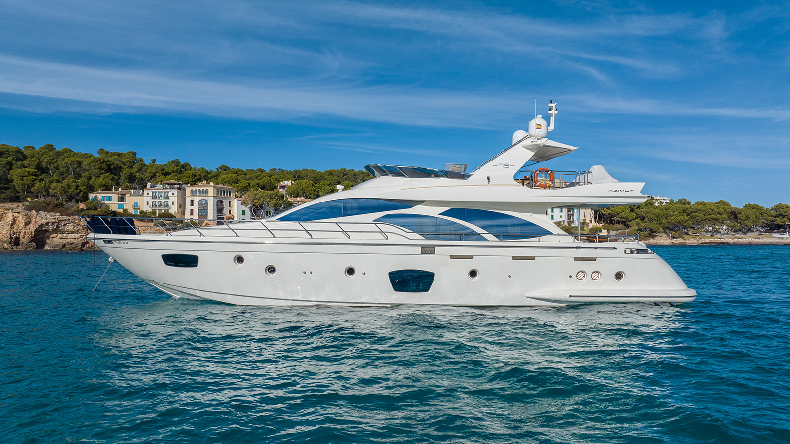 Azimut 75 Flybridge, first launched 2013, fin stabilized