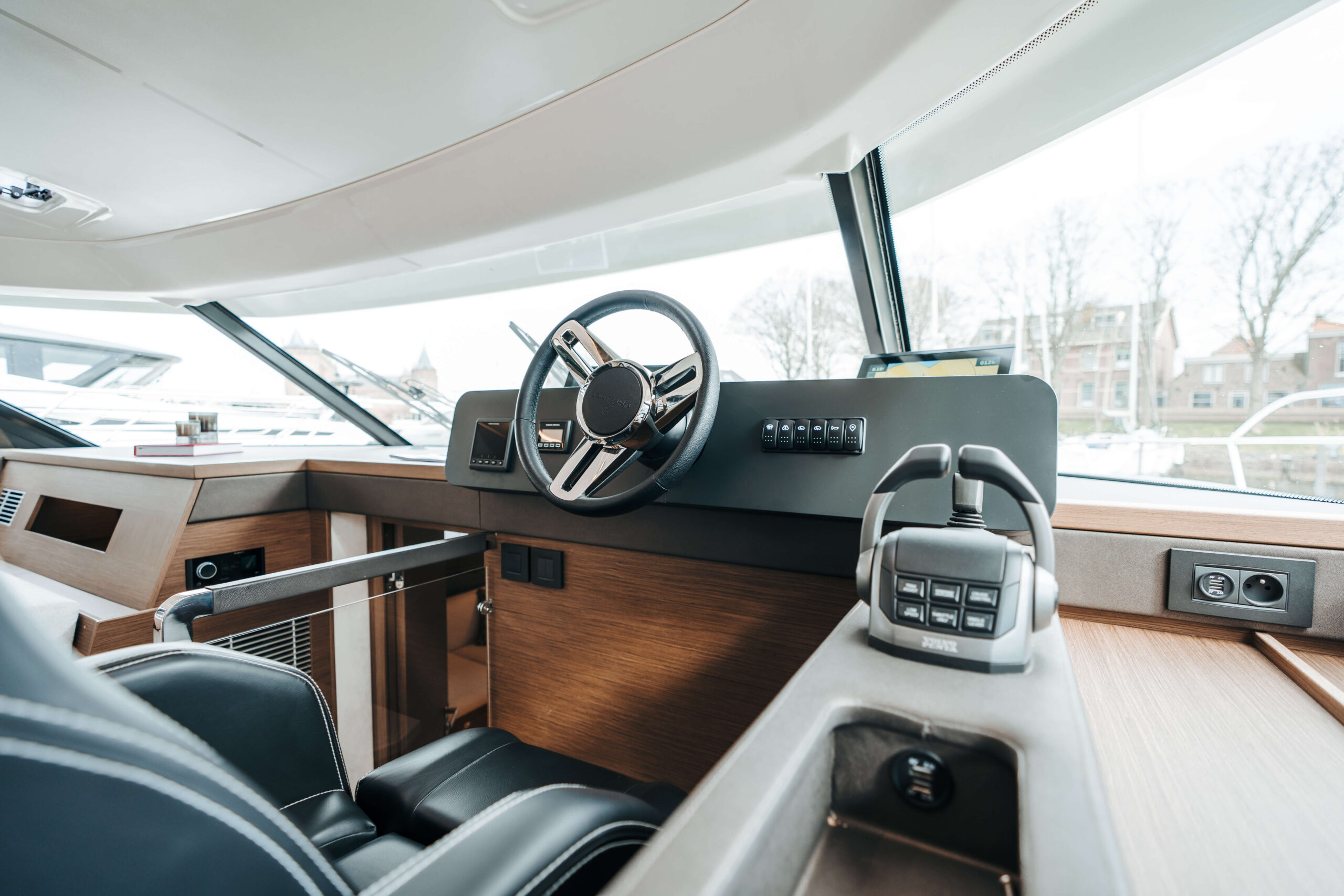 foto: 5 Prestige M48