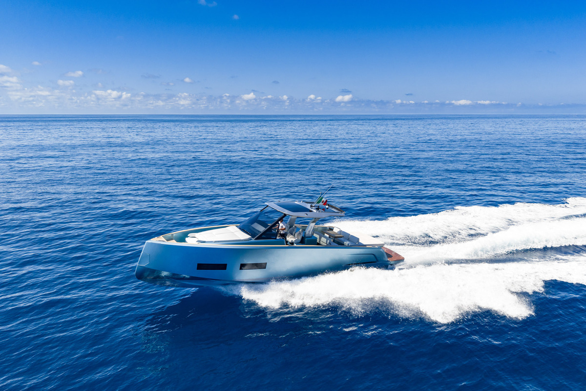 foto: 7 PARDO YACHTS 43  ON STOCK