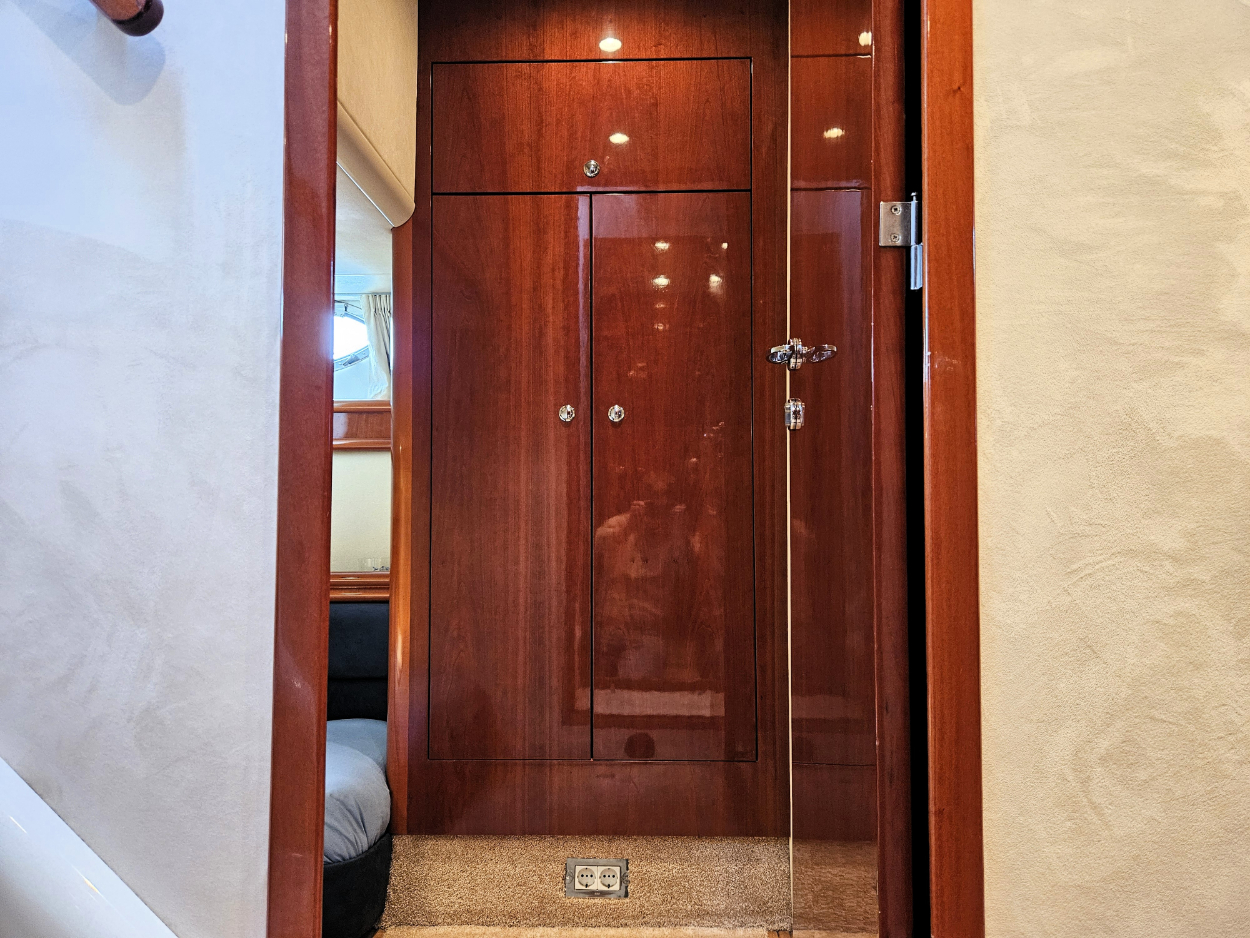 foto: 6 Fairline Phantom 50