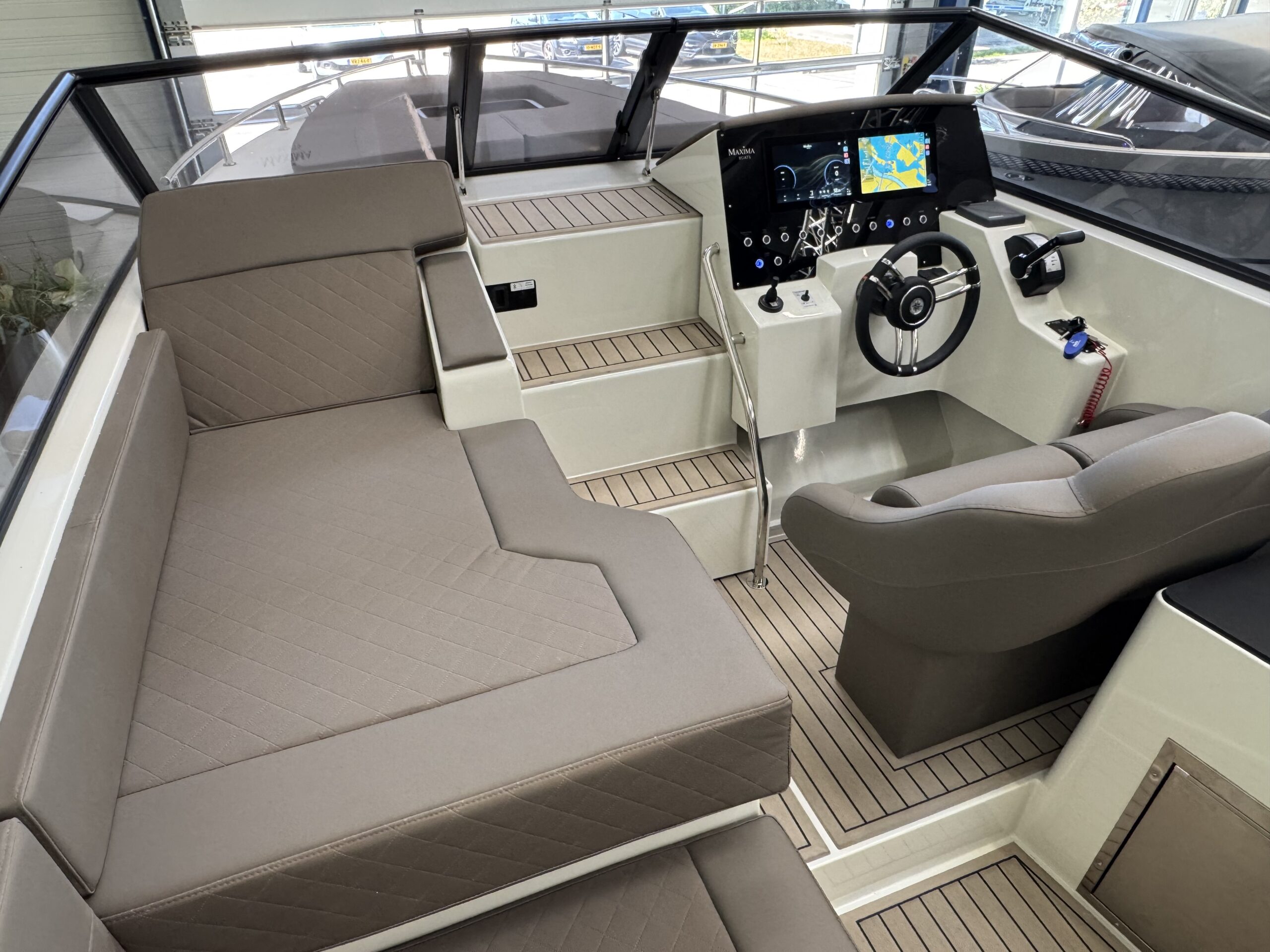 foto: 20 Maxima 800 Cabin (op voorraad)
