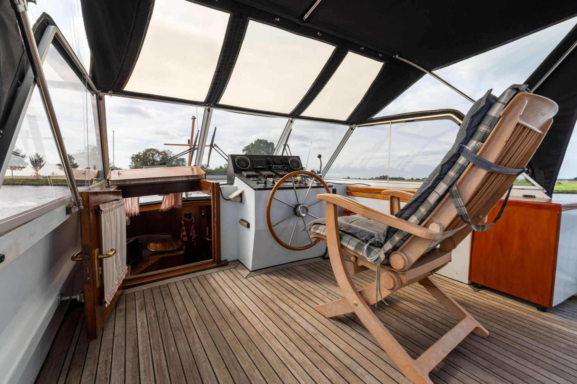foto: 5 Valkkruiser Valkkruiser Waterman 13.50 AK