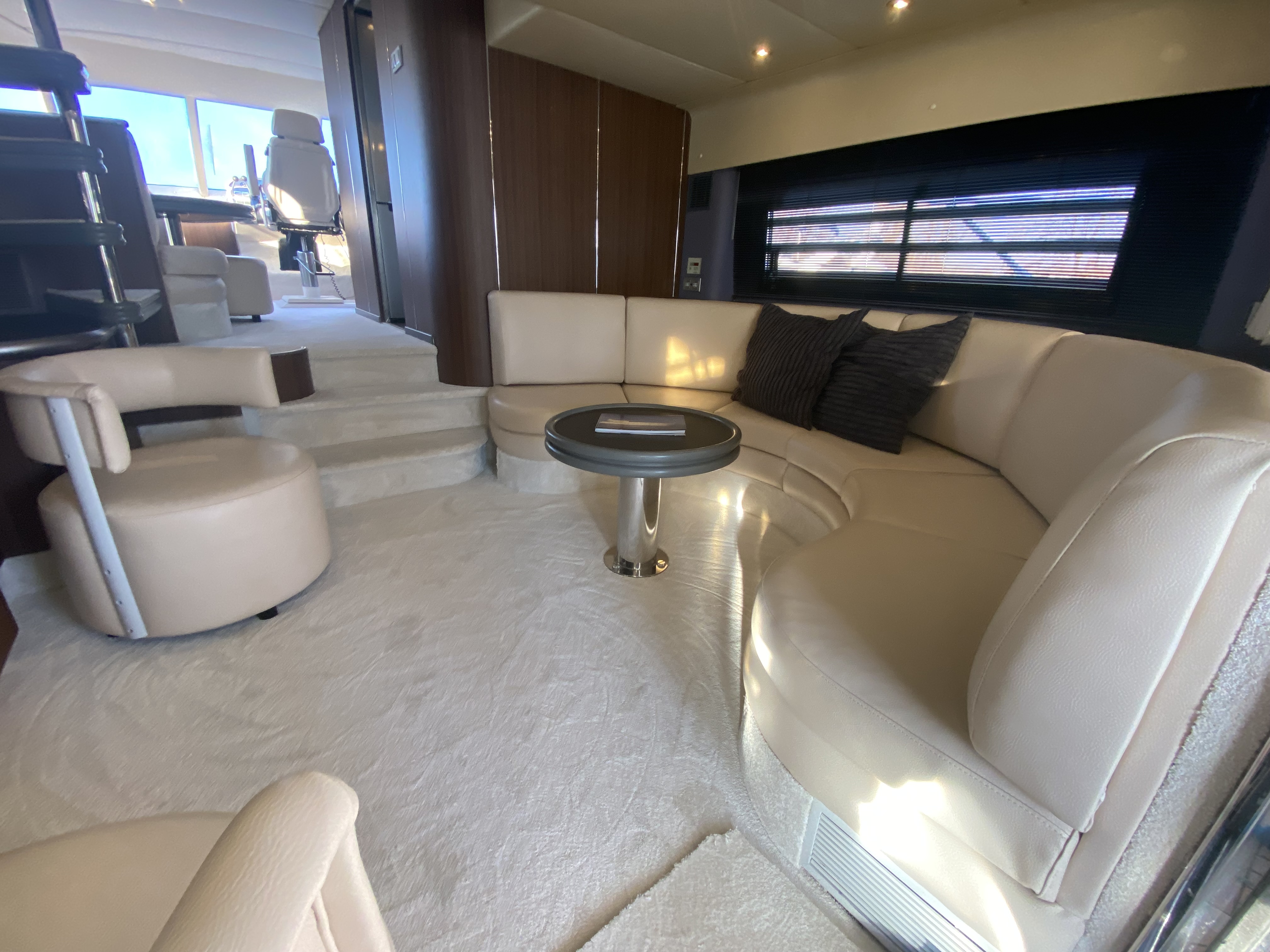 foto: 6 Fairline Squadron 62