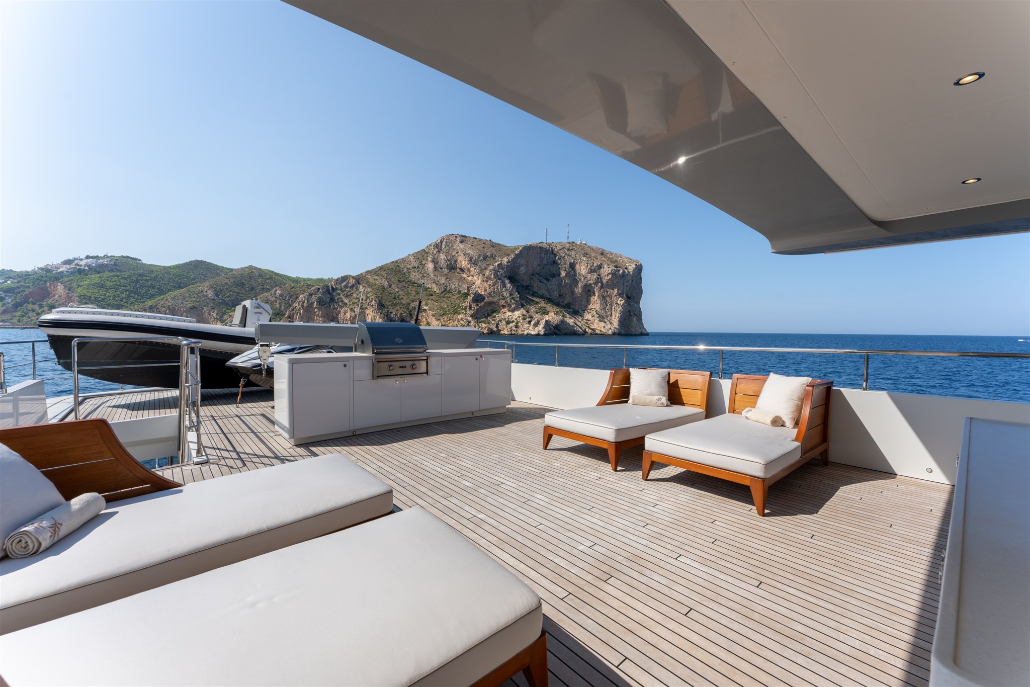 foto: 4 Van Der Valk Shipyard Custom Explorer