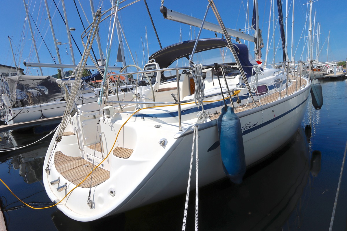 foto: 5 Bavaria 37-2 C