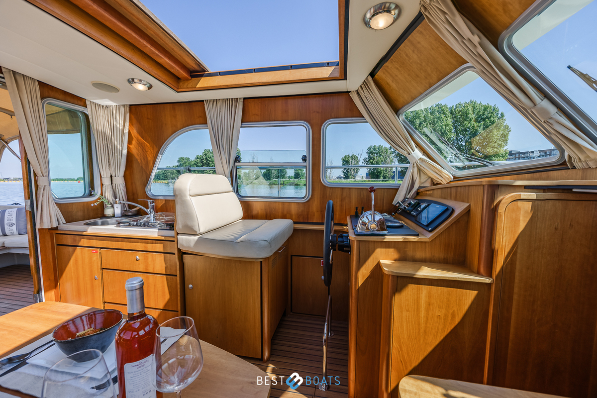 foto: 5 Linssen Grand Sturdy 29.9 Sedan 