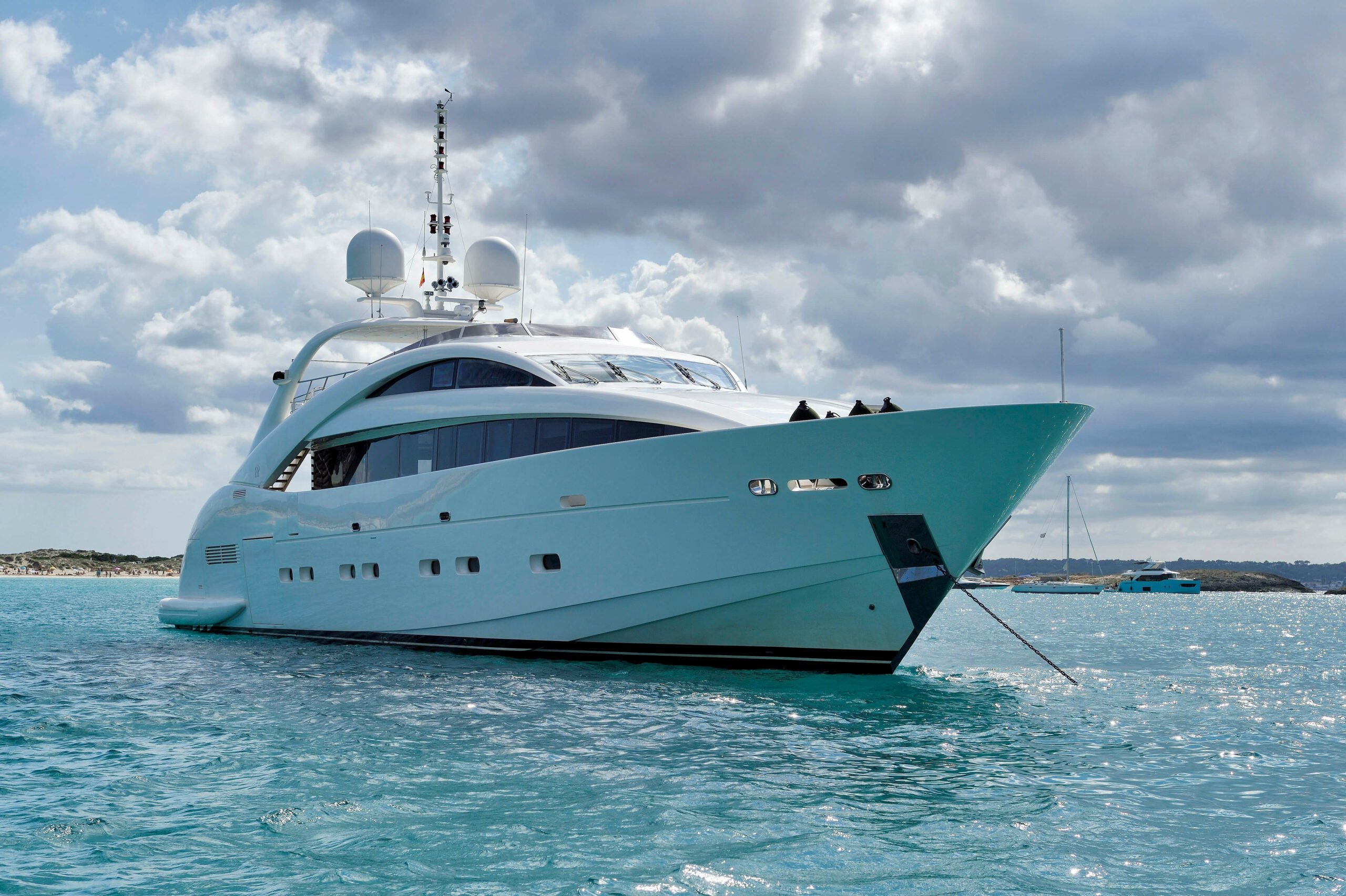 foto: 11 ISA 120 M/Y Whispering Angel