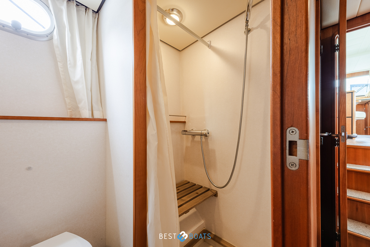 foto: 8 Linssen  Grand Sturdy 45.9 AC Twin