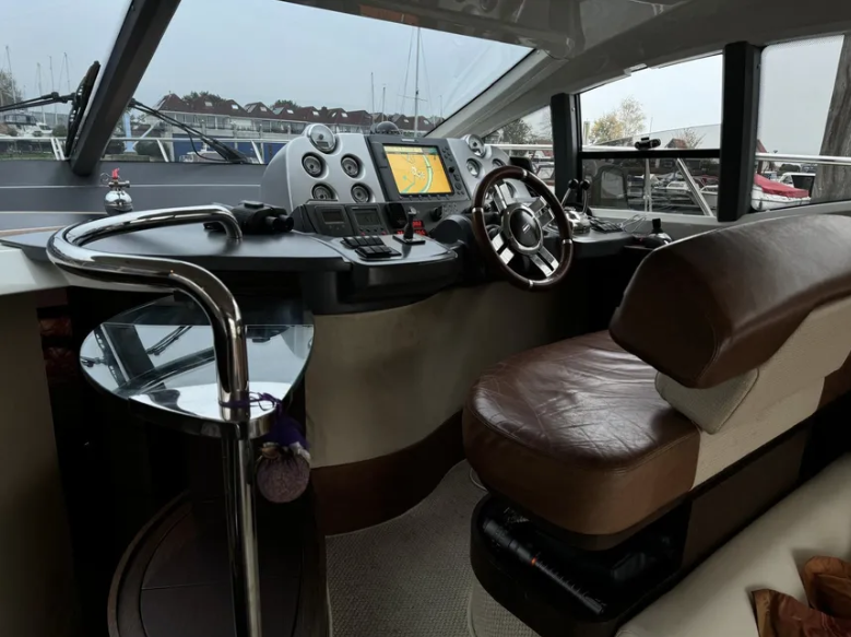 foto: 6 Azimut 43S # Okometa