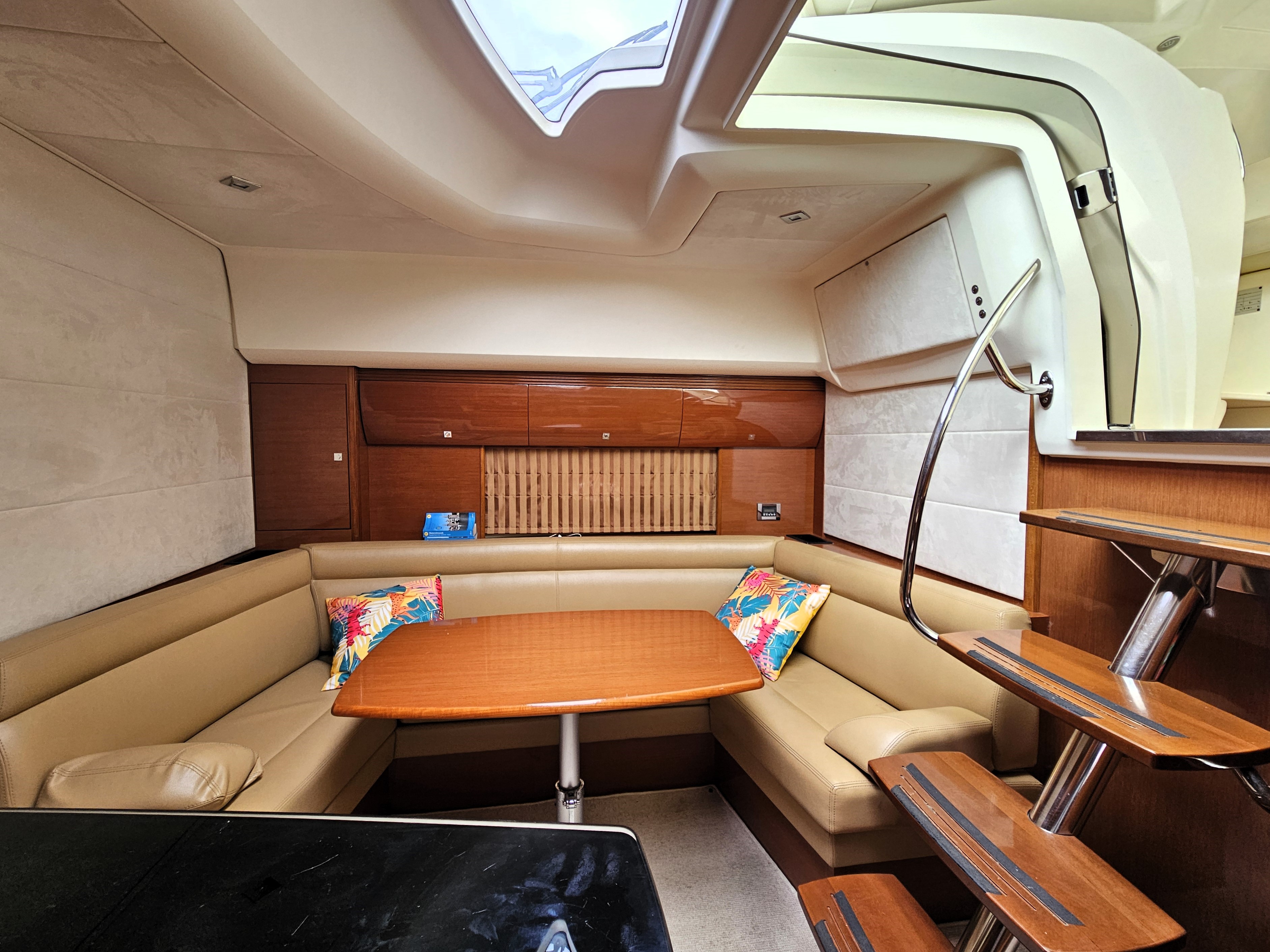 foto: 10 Jeanneau Prestige 42S