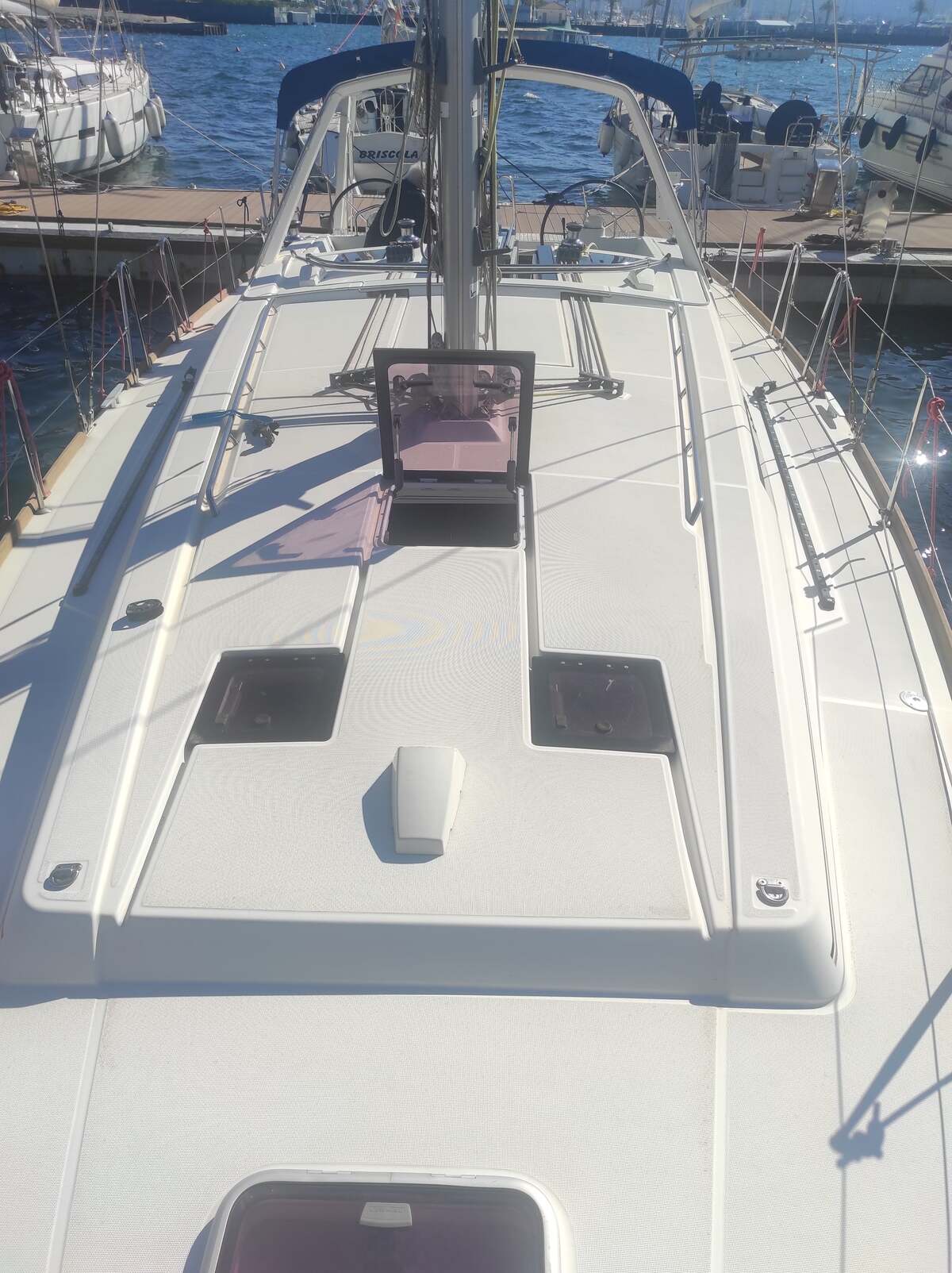 foto: 6 Beneteau Oceanis 41