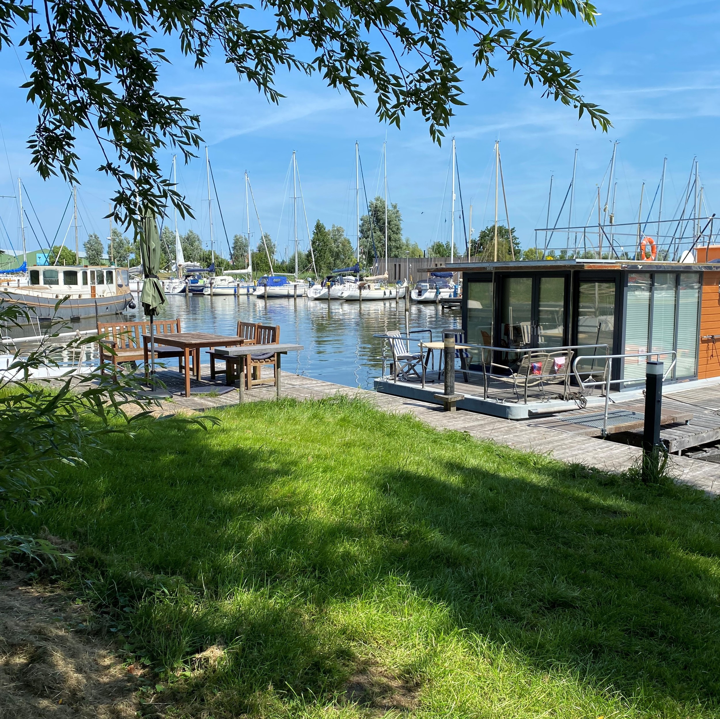 La Mare Houseboat Met Ligplaats Model DFS Aluminium