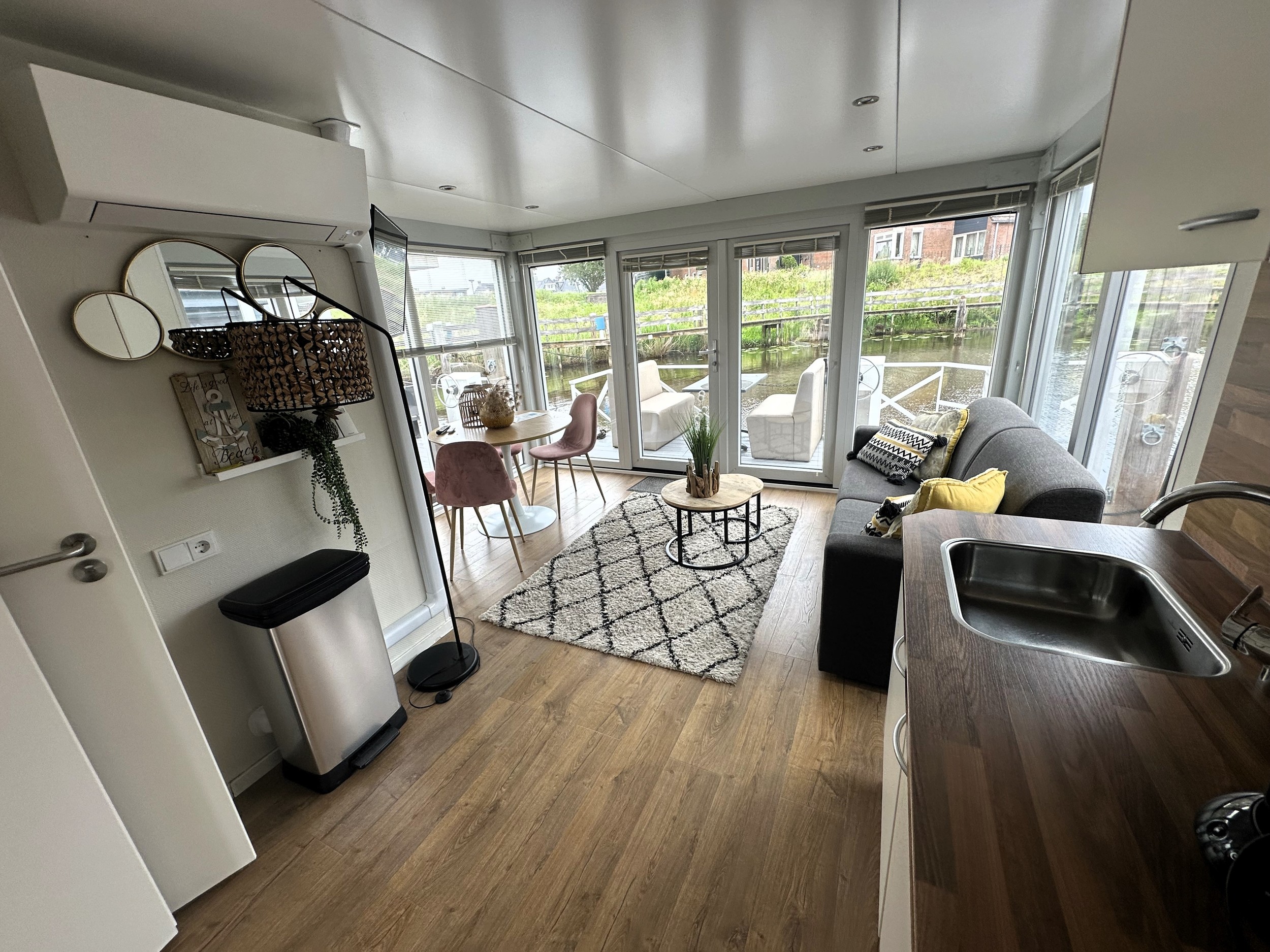 foto: 21 Havenlodge Melite Compleet Houseboat