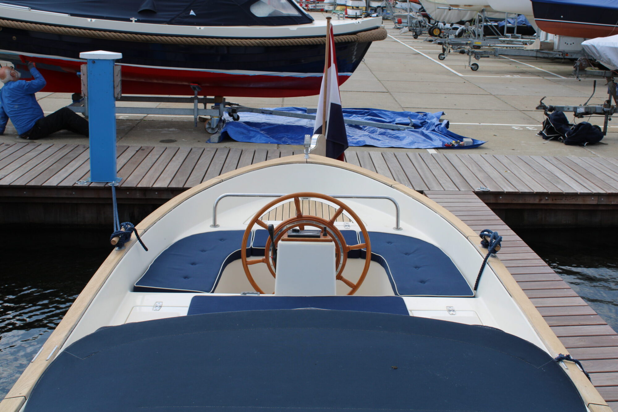 foto: 5 Jan van Gent Jan van Gent 8.20 OK Sloep