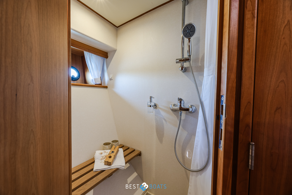 foto: 5 Linssen Grand Sturdy 470 MKIII