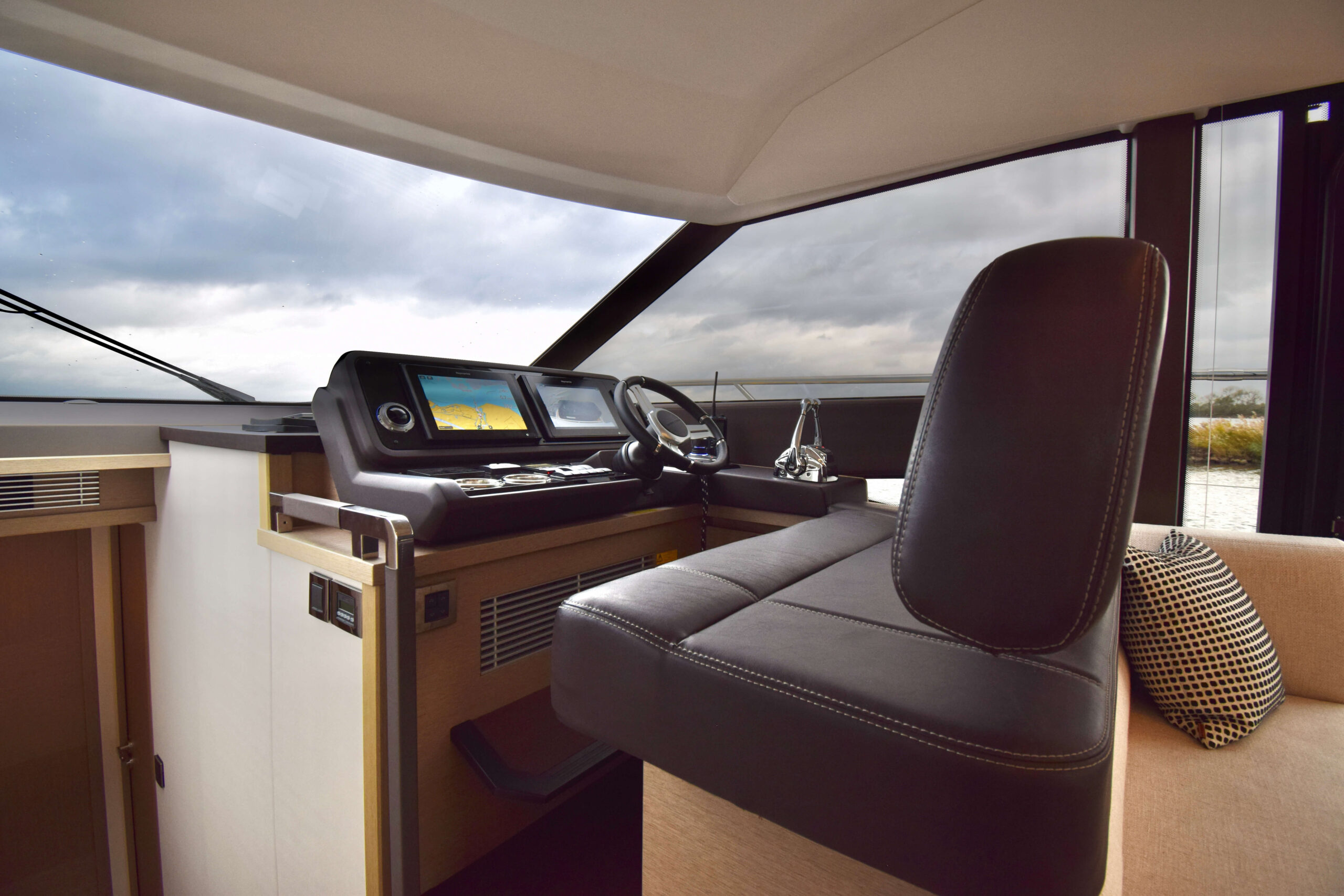 foto: 6 Prestige 590 Flybridge #49