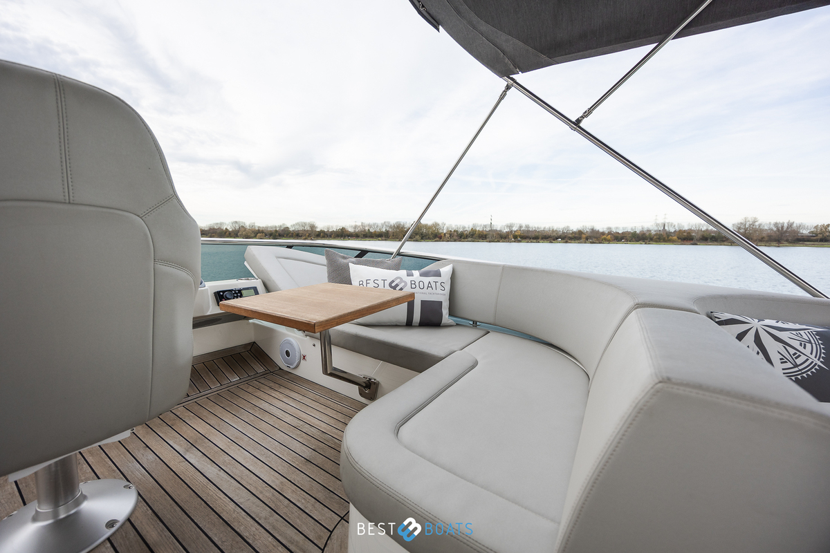foto: 6 Absolute  Navetta 52